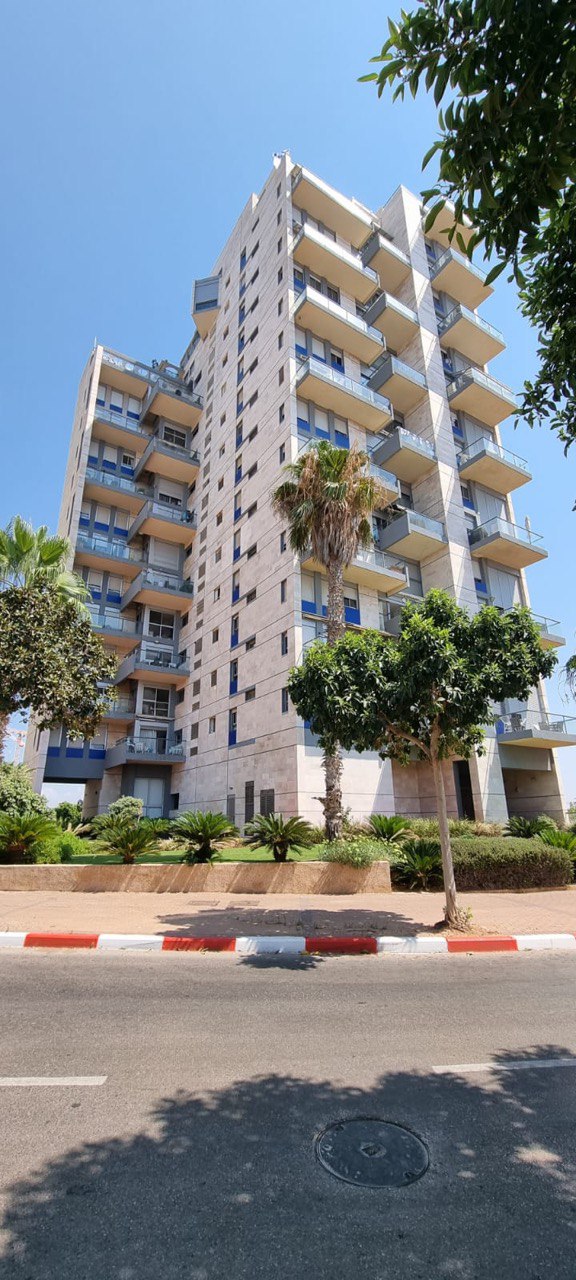 נת 600 | רחוב הגילה | 4 חדרים תמונה 2